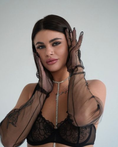 Escort Belinda 70631