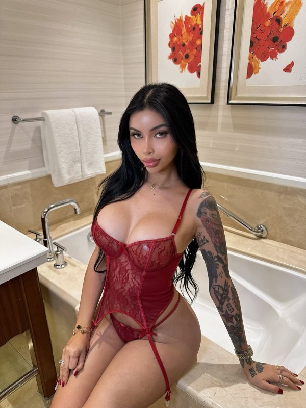 Escort Florinda | ID 71696 | Photo 1 of 15