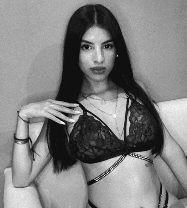 Escort Jun | ID 72504 | Photo 1 of 8
