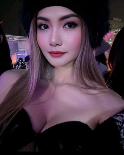 Escort Yiling 76126
