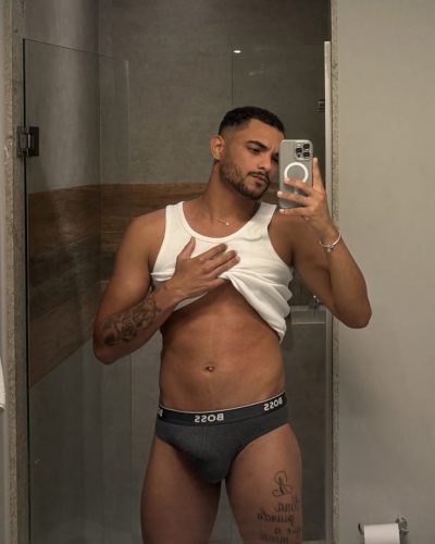 Escort Basil 76878