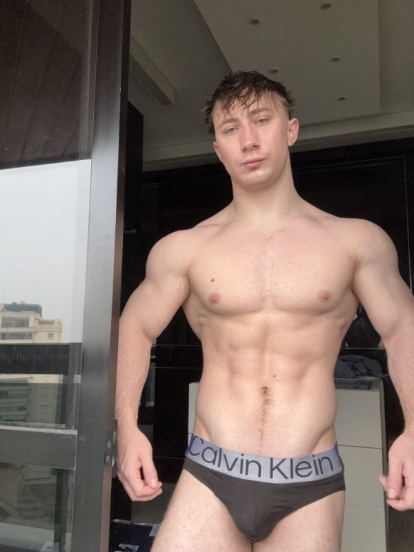 Escort Benjamin | ID 76921 | Photo 1 of 14