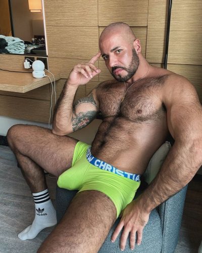 Escort Sultan 78331