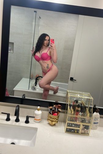 Escort Carolina 81018